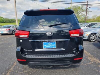 2016 Kia Sedona LX - Photo 6 - Cincinnati, OH 45231
