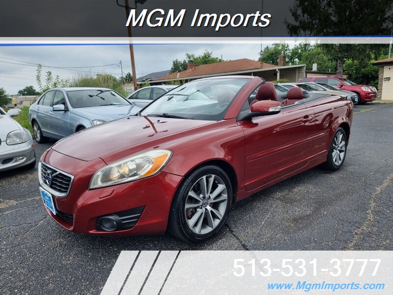 2011 Volvo C70 T5   - Photo 1 - Cincinnati, OH 45231