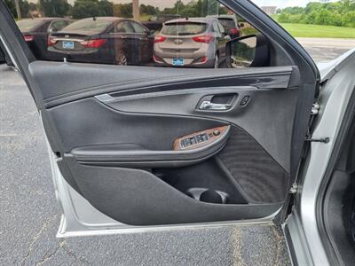 2014 Chevrolet Impala LT - Photo 29 - Cincinnati, OH 45231