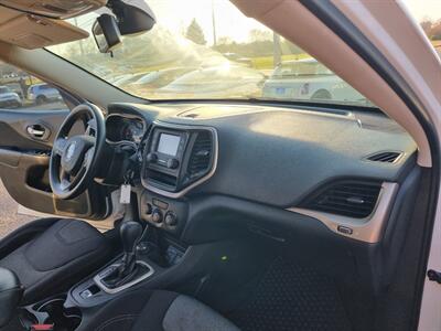 2015 Jeep Cherokee Sport - Photo 27 - Cincinnati, OH 45231