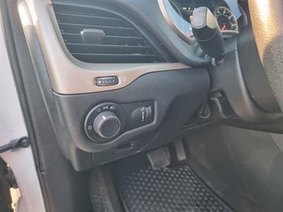 2015 Jeep Cherokee Sport - Photo 11 - Cincinnati, OH 45231