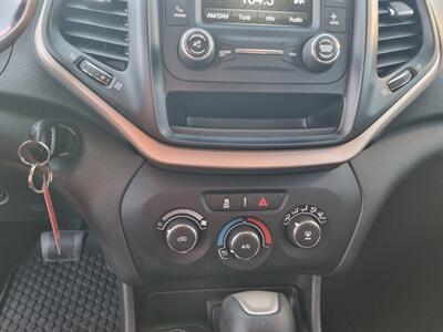 2015 Jeep Cherokee Sport - Photo 15 - Cincinnati, OH 45231