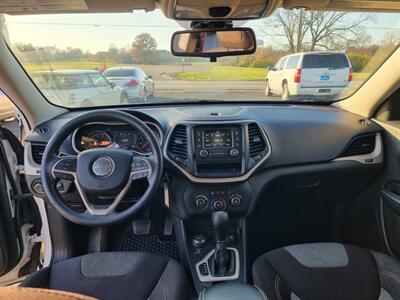 2015 Jeep Cherokee Sport - Photo 10 - Cincinnati, OH 45231