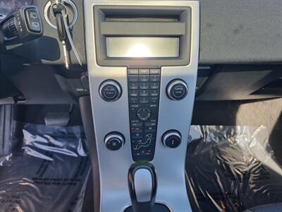 2011 Volvo C30 T5 R-Design - Photo 14 - Cincinnati, OH 45231