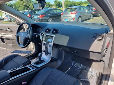 2011 Volvo C30 T5 R-Design - Photo 25 - Cincinnati, OH 45231