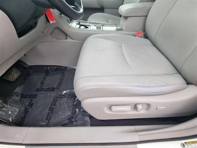 2011 Toyota Highlander SE   - Photo 21 - Cincinnati, OH 45231
