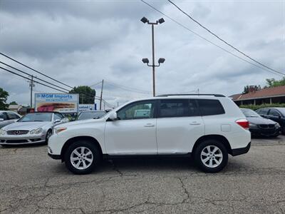 2011 Toyota Highlander SE   - Photo 2 - Cincinnati, OH 45231