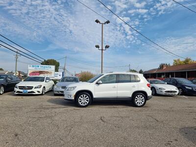 2010 Volkswagen Tiguan SEL 4Motion   - Photo 2 - Cincinnati, OH 45231