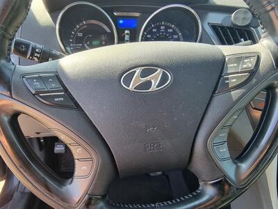 2014 Hyundai SONATA Hybrid Limited   - Photo 11 - Cincinnati, OH 45231