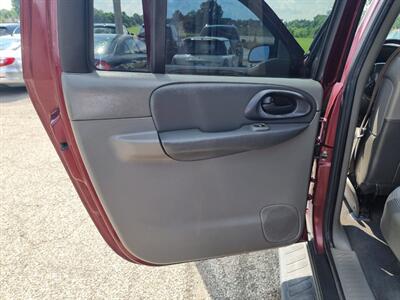 2004 Chevrolet TrailBlazer EXT LS   - Photo 34 - Cincinnati, OH 45231