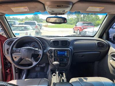 2004 Chevrolet TrailBlazer EXT LS   - Photo 10 - Cincinnati, OH 45231