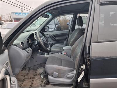2003 Toyota RAV4   - Photo 8 - Cincinnati, OH 45231