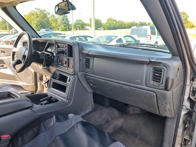 2004 Chevrolet Avalanche 1500   - Photo 24 - Cincinnati, OH 45231