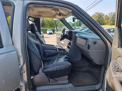 2004 Chevrolet Avalanche 1500   - Photo 23 - Cincinnati, OH 45231