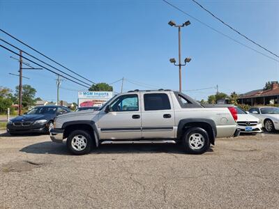 2004 Chevrolet Avalanche 1500   - Photo 2 - Cincinnati, OH 45231