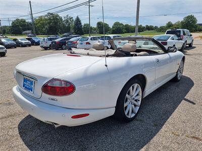 2005 Jaguar XK8   - Photo 5 - Cincinnati, OH 45231