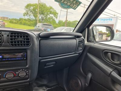 2002 Chevrolet S-10   - Photo 13 - Cincinnati, OH 45231