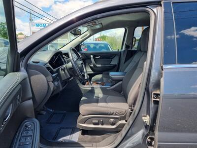 2014 Chevrolet Traverse LT - Photo 8 - Cincinnati, OH 45231