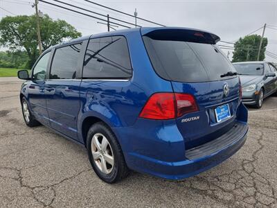 2010 Volkswagen Routan SE   - Photo 7 - Cincinnati, OH 45231