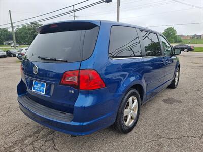 2010 Volkswagen Routan SE   - Photo 5 - Cincinnati, OH 45231