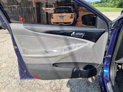 2011 Hyundai SONATA Limited   - Photo 32 - Cincinnati, OH 45231
