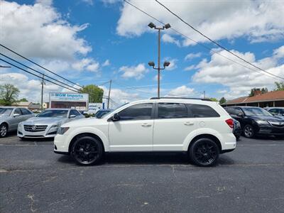 2017 Dodge Journey SXT   - Photo 2 - Cincinnati, OH 45231