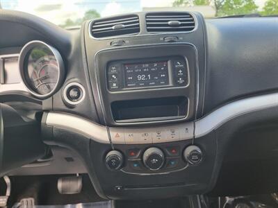 2017 Dodge Journey SXT   - Photo 14 - Cincinnati, OH 45231