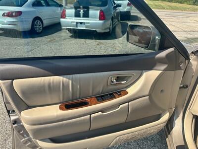 2000 Toyota Avalon XLS   - Photo 9 - Cincinnati, OH 45231