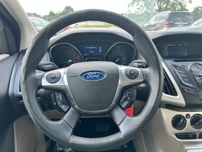 2012 Ford Focus SE   - Photo 11 - Cincinnati, OH 45231