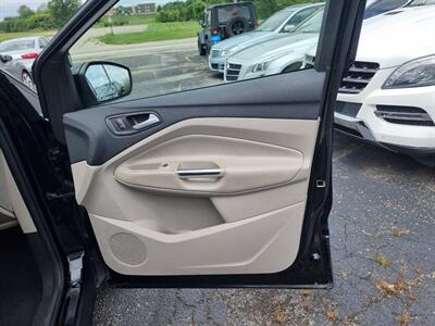 2017 Ford Escape Titanium   - Photo 31 - Cincinnati, OH 45231