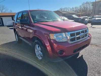 2012 Ford Escape XLS - Photo 4 - Cincinnati, OH 45231