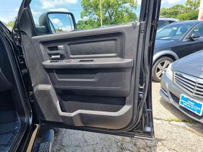 2014 RAM 1500 EXPRESS CREW CAB 4X4   - Photo 29 - Cincinnati, OH 45231