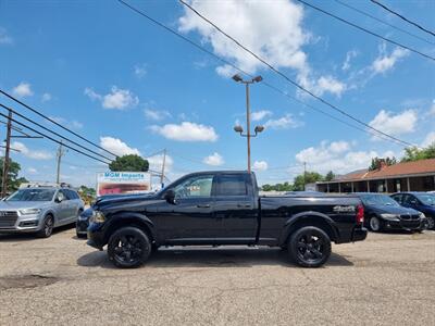 2014 RAM 1500 EXPRESS CREW CAB 4X4   - Photo 2 - Cincinnati, OH 45231