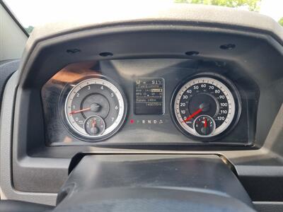 2014 RAM 1500 EXPRESS CREW CAB 4X4   - Photo 13 - Cincinnati, OH 45231