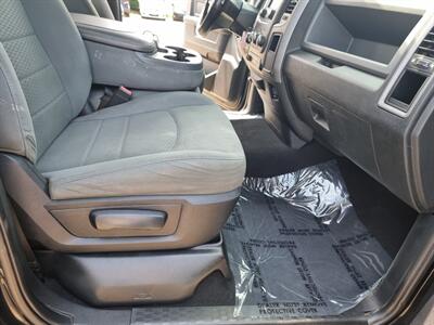 2014 RAM 1500 EXPRESS CREW CAB 4X4   - Photo 28 - Cincinnati, OH 45231