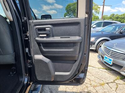 2014 RAM 1500 EXPRESS CREW CAB 4X4   - Photo 30 - Cincinnati, OH 45231