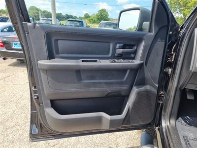 2014 RAM 1500 EXPRESS CREW CAB 4X4   - Photo 32 - Cincinnati, OH 45231