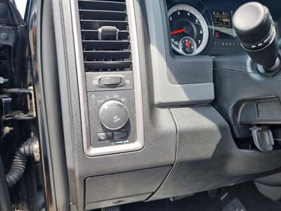 2014 RAM 1500 EXPRESS CREW CAB 4X4   - Photo 11 - Cincinnati, OH 45231