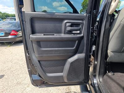 2014 RAM 1500 EXPRESS CREW CAB 4X4   - Photo 31 - Cincinnati, OH 45231