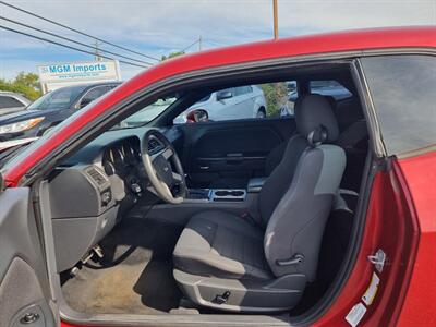 2010 Dodge Challenger SE - Photo 8 - Cincinnati, OH 45231