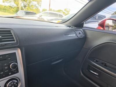 2010 Dodge Challenger SE - Photo 14 - Cincinnati, OH 45231