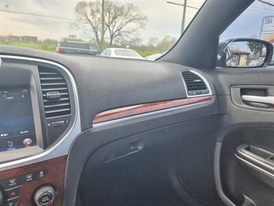 2012 Chrysler 300 Series   - Photo 15 - Cincinnati, OH 45231