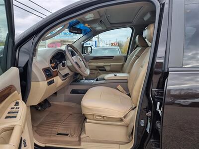 2012 Nissan Armada Platinum - Photo 8 - Cincinnati, OH 45231