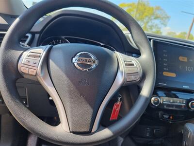 2015 Nissan Rogue S   - Photo 12 - Cincinnati, OH 45231