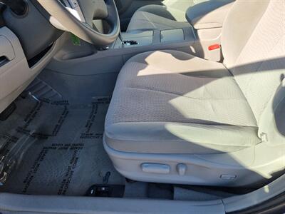 2011 Toyota Camry LE V6   - Photo 19 - Cincinnati, OH 45231