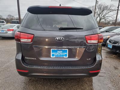 2016 Kia Sedona LX   - Photo 6 - Cincinnati, OH 45231