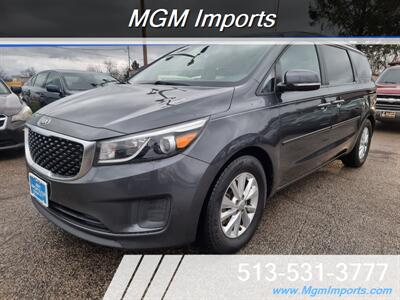 2016 Kia Sedona LX   - Photo 1 - Cincinnati, OH 45231