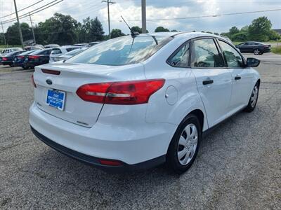 2015 Ford Focus S   - Photo 5 - Cincinnati, OH 45231