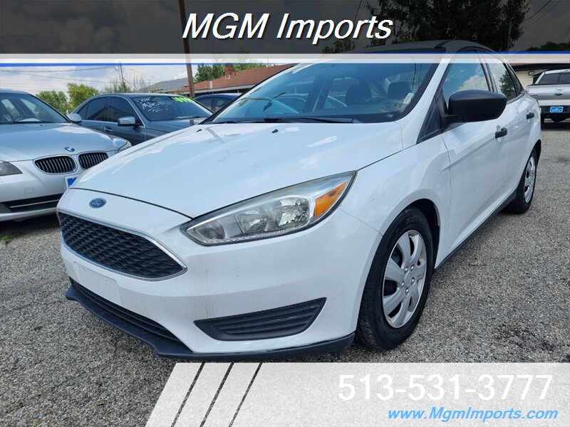 2015 Ford Focus S - Photo 1 - Cincinnati, OH 45231