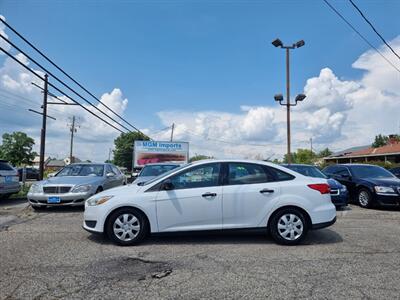 2015 Ford Focus S   - Photo 2 - Cincinnati, OH 45231